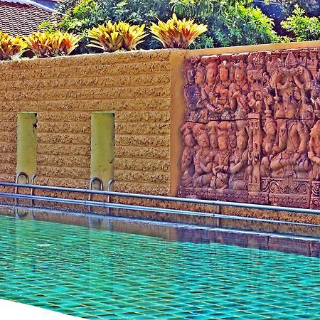 Royal Lee Resort And Spa Nai Yang Bagian luar foto