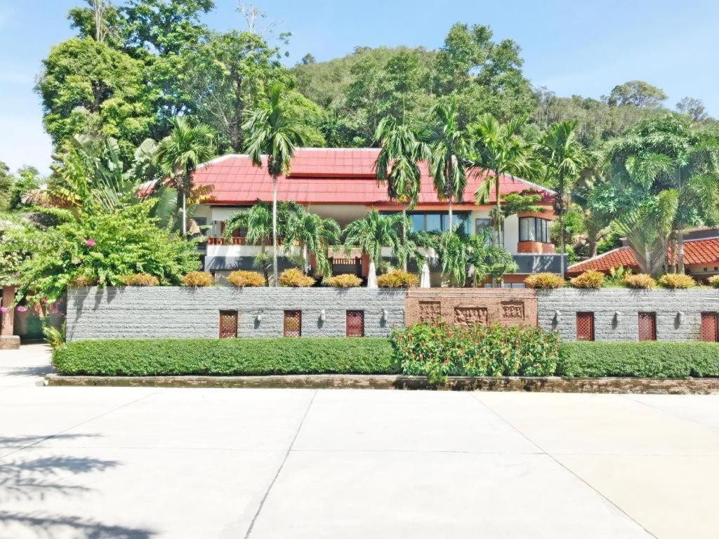 Royal Lee Resort And Spa Nai Yang Bagian luar foto