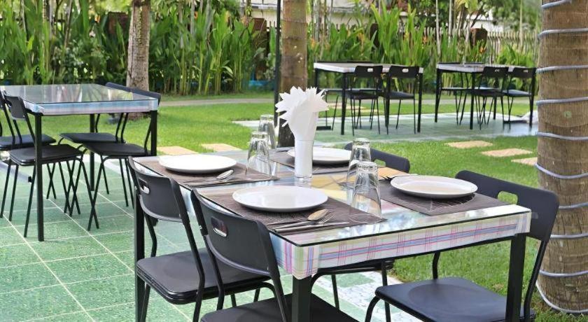 Royal Lee Resort And Spa Nai Yang Bagian luar foto