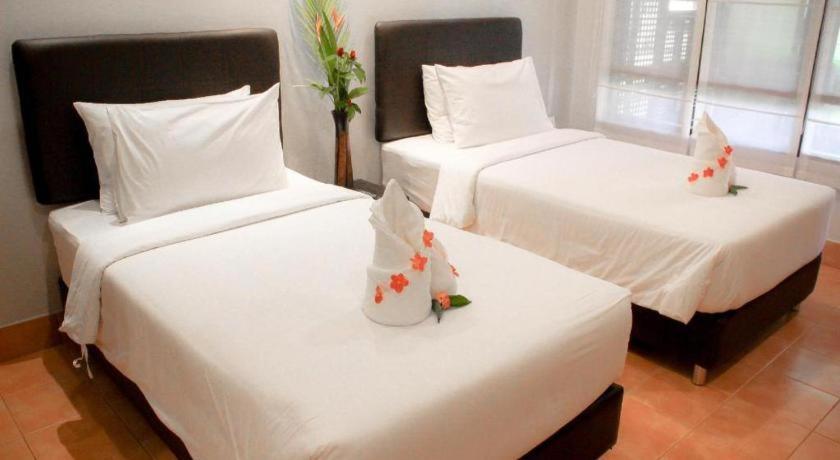 Royal Lee Resort And Spa Nai Yang Bagian luar foto