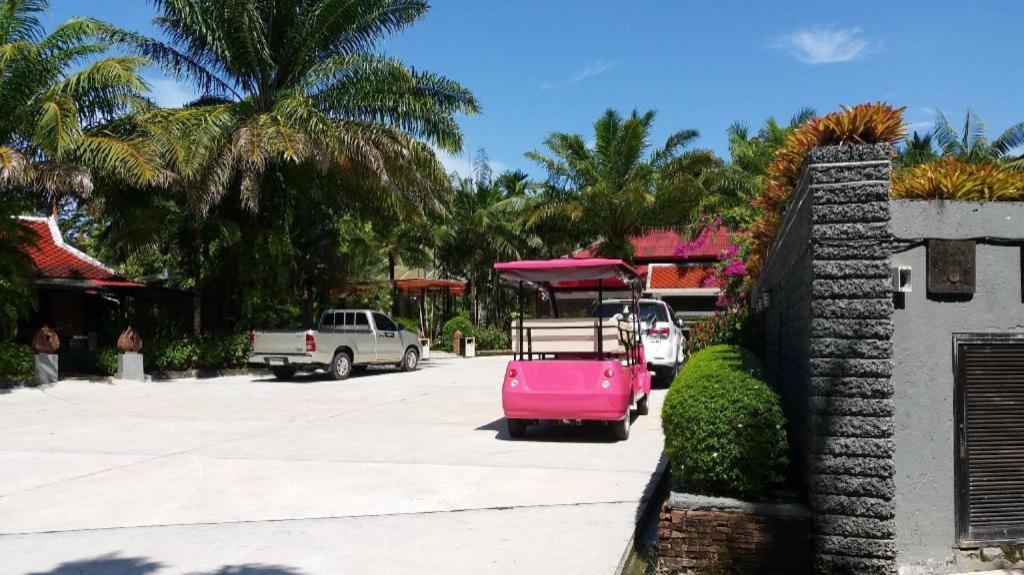 Royal Lee Resort And Spa Nai Yang Bagian luar foto