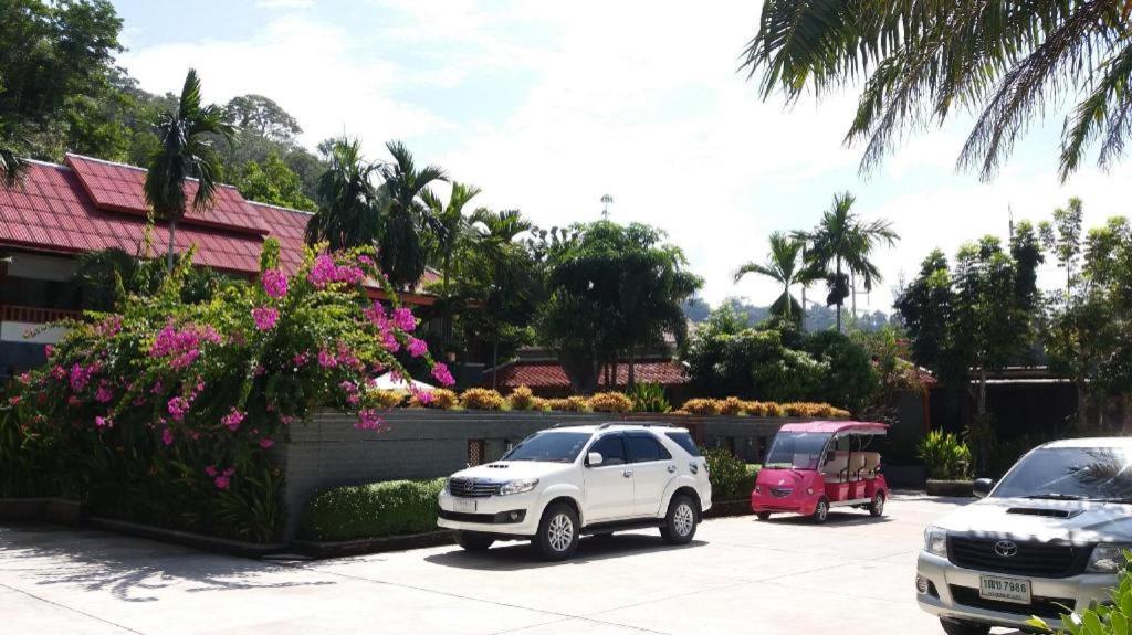 Royal Lee Resort And Spa Nai Yang Bagian luar foto