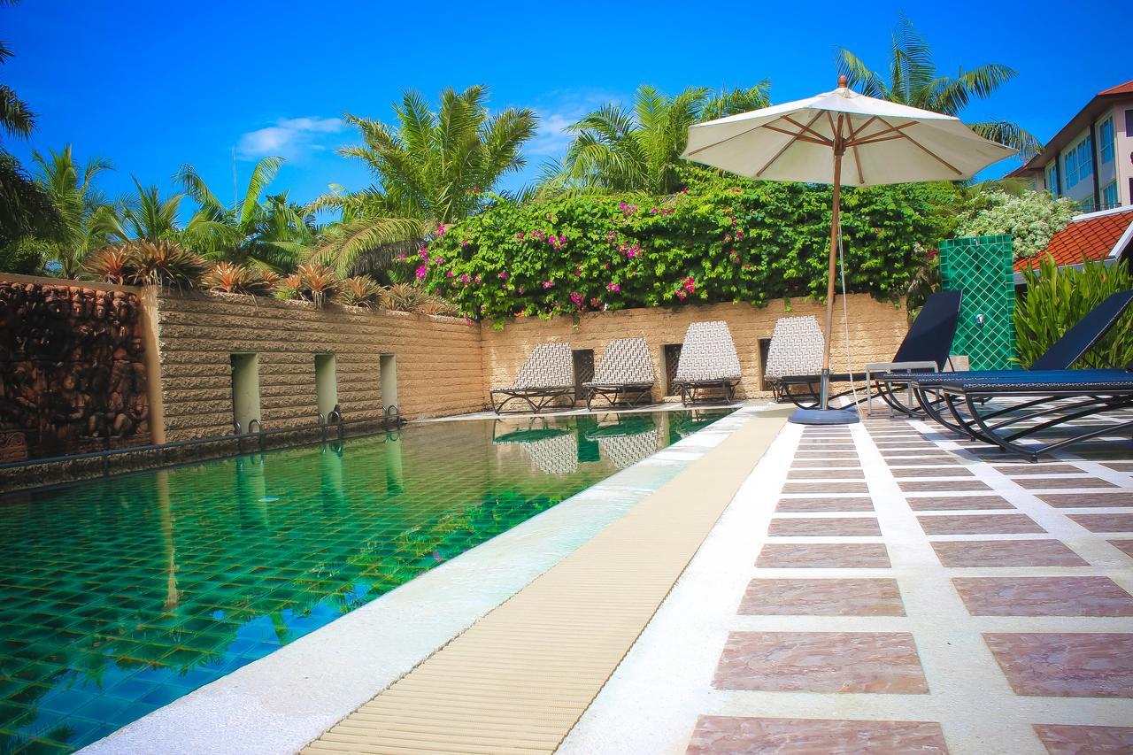 Royal Lee Resort And Spa Nai Yang Bagian luar foto